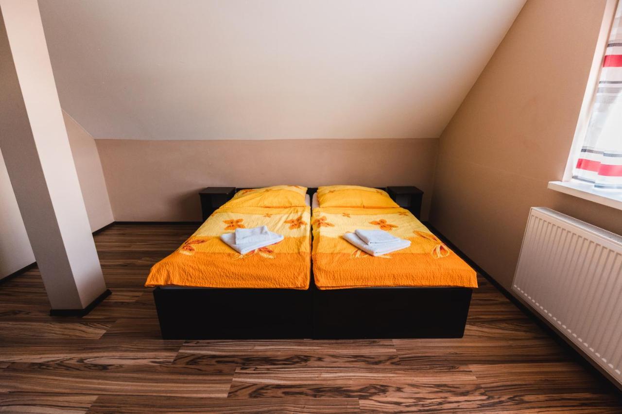 Motel Ard Sarovce エクステリア 写真
